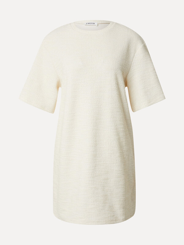 Edited Robe T-shirt Karline 2. T-shirt dress goals! Cette robe couleur crème allie minimalisme et caractère. Son tissu su...