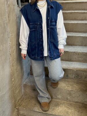 Broek Pica Tarrant. Comfort calling! Deze joggingbroek is gemaakt voor alle loungemomenten in je leven. Geen knellende ta...