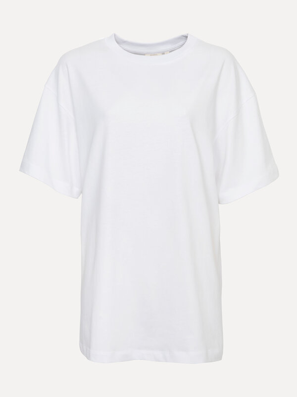 Les Soeurs Oversized T-shirt Lynn 2. Say hello to Lynn – onze frisse, oversized witte T met extra lengte. Heerlijk noncha...