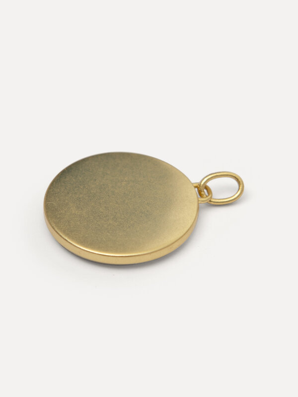 Les Soeurs Charm Amore 3. That’s Amore – this round charm with AMORE lettering is a tribute to love. The gold-silver comb...