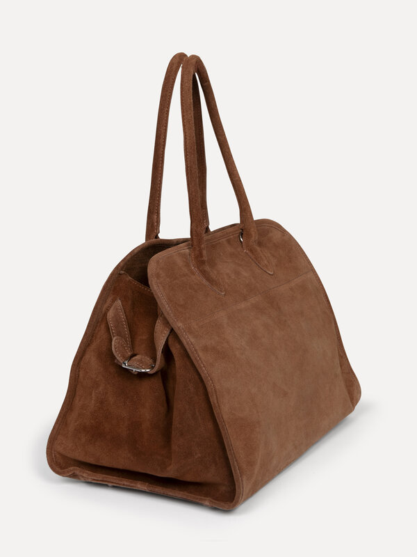 Le Marais Sac à main en daim Henri 4. Le suède camel donne à ce sac une allure chaude et luxueuse, parfaite du bureau au ...