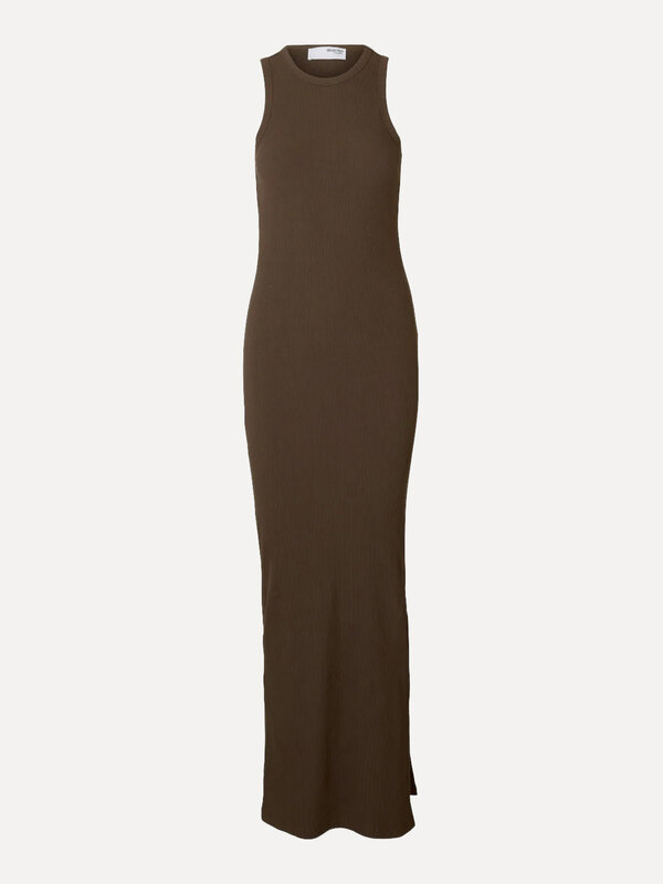 Selected Robe longue Anna 2. Moins c’est plus – cette robe sans manches en coton marron embrasse la simplicité avec éléga...