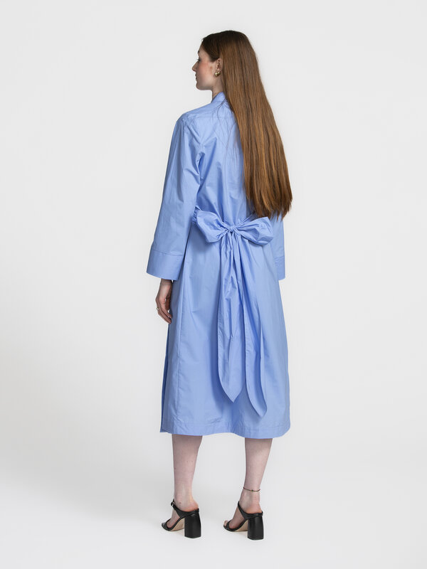 Selected Tailleur robe cache-coeur Aviana 6. Wrapped in blue! D'une couleur rappelant un ciel de printemps, cette robe ap...