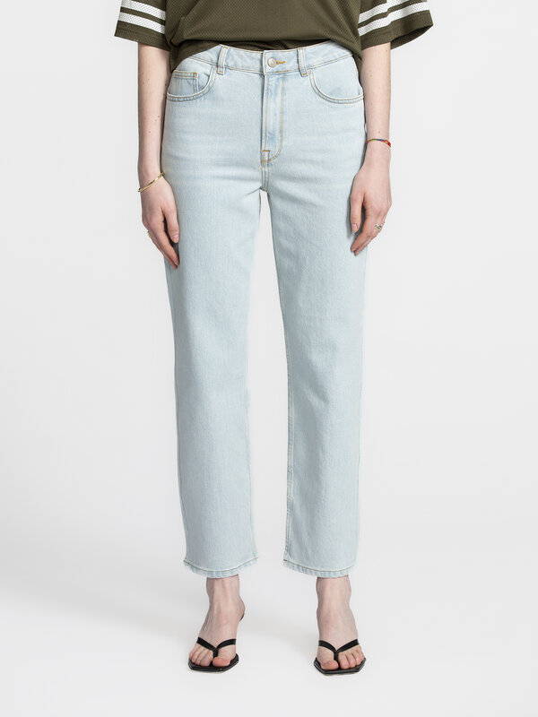Selected Straight Jeans Kate Alice 3. Hello, sunshine - these light blue straight jeans are sure to bring spring to your ...