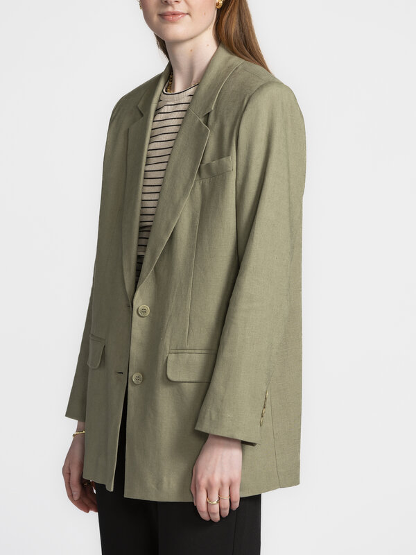 Selected Blazer Décontracté Tania Rita 4. Corner office energy! Ce blazer de couleur olive apporte une touche de fraîcheu...