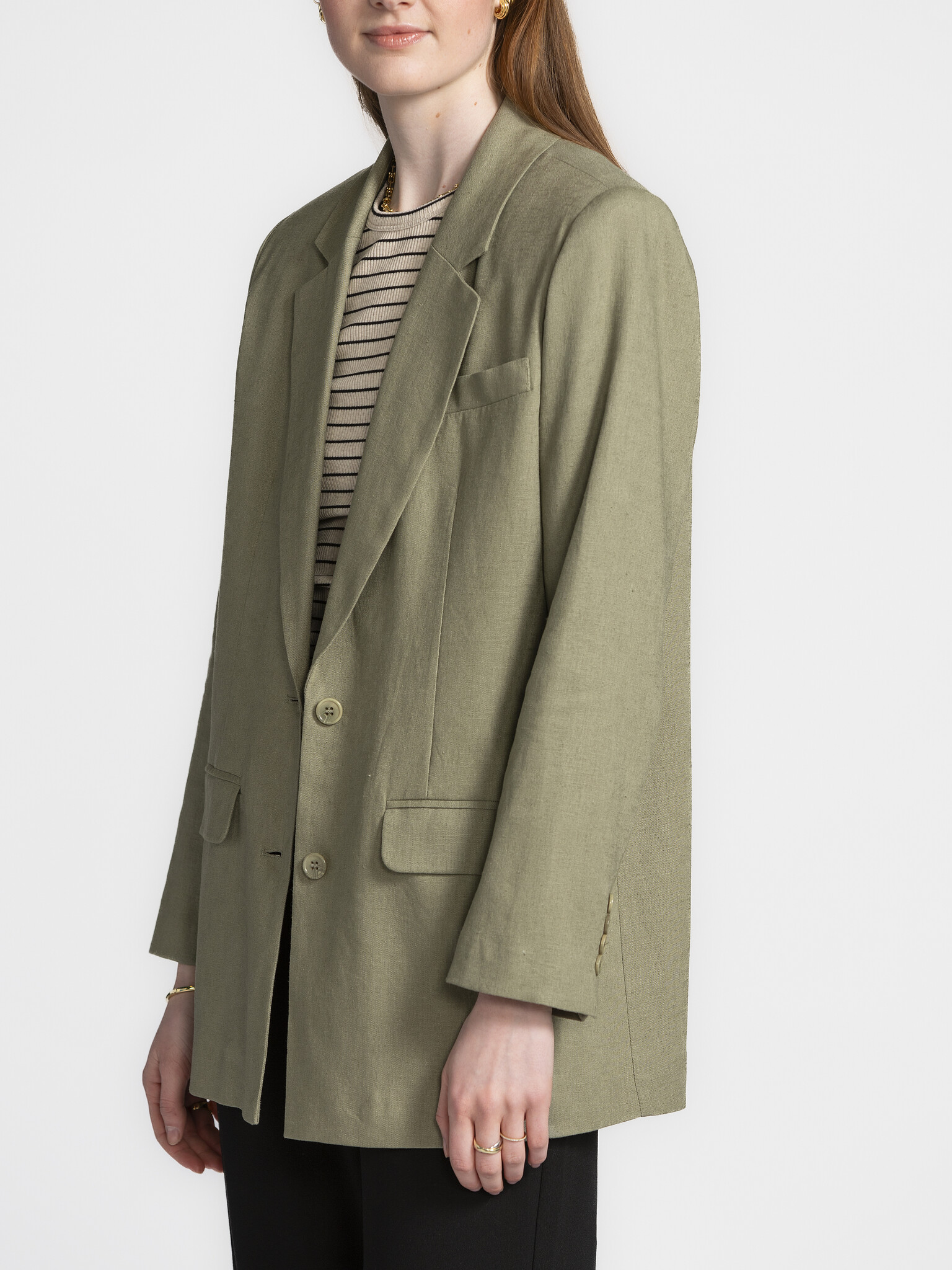 Selected Blazer Décontracté Tania Rita 4. Corner office energy! Ce blazer de couleur olive apporte une touche de fraîcheu...