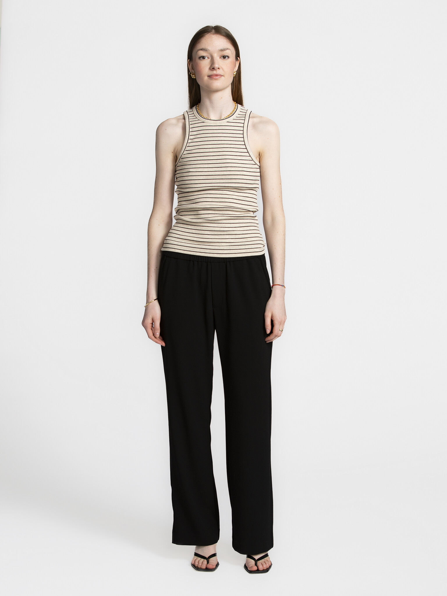 Selected À rayures débardeur Anna 3. Love at first stripe! Portez ce haut décontracté sur un pantalon ample ou un peu plu...