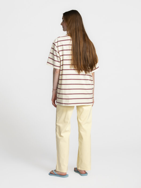 Selected Wide fit jeans Alice Cora 5. Sunny side up! Forget about your standard blue jeans - this buttery-sweet shade of ...