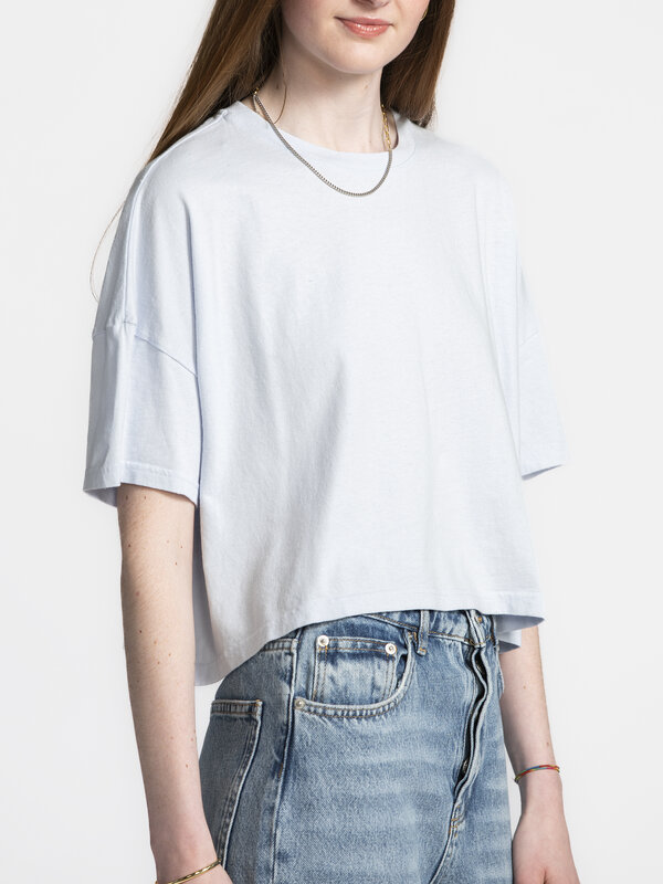 American Vintage Cropped T-shirt Ouky 5. Sky's the limit! Dit cropped t-shirt in hemels pastelblauw brengt je outfits naa...