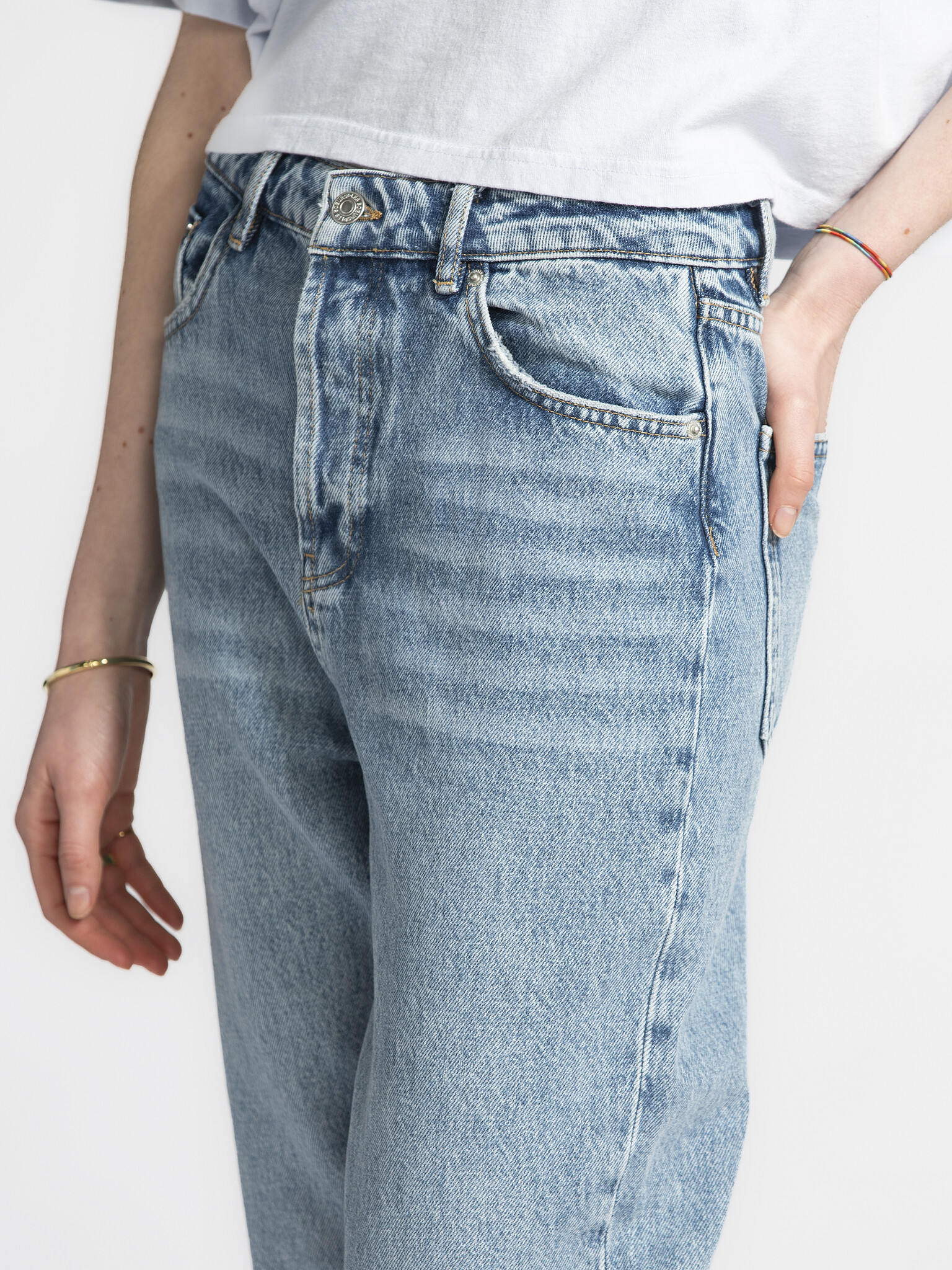 Les Soeurs Straight jeans Cruz 6. Not too tight, yet definitely striking: these cropped jeans show off your good taste as...