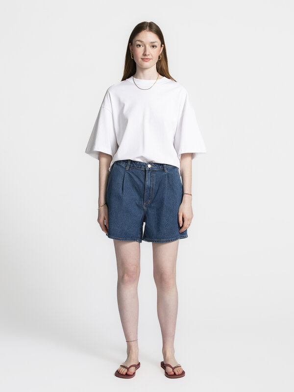 Edited Denim shorts Lilyan 3. Denim refresh! This classic high-waisted denim short takes you straight back to the ninetie...