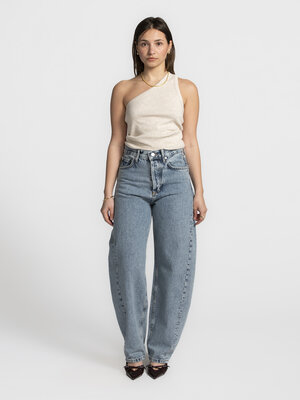 Jeans  Meryl. Give your denim collection an update with these balloon jeans. The roomy fit offers comfort and style, whil...