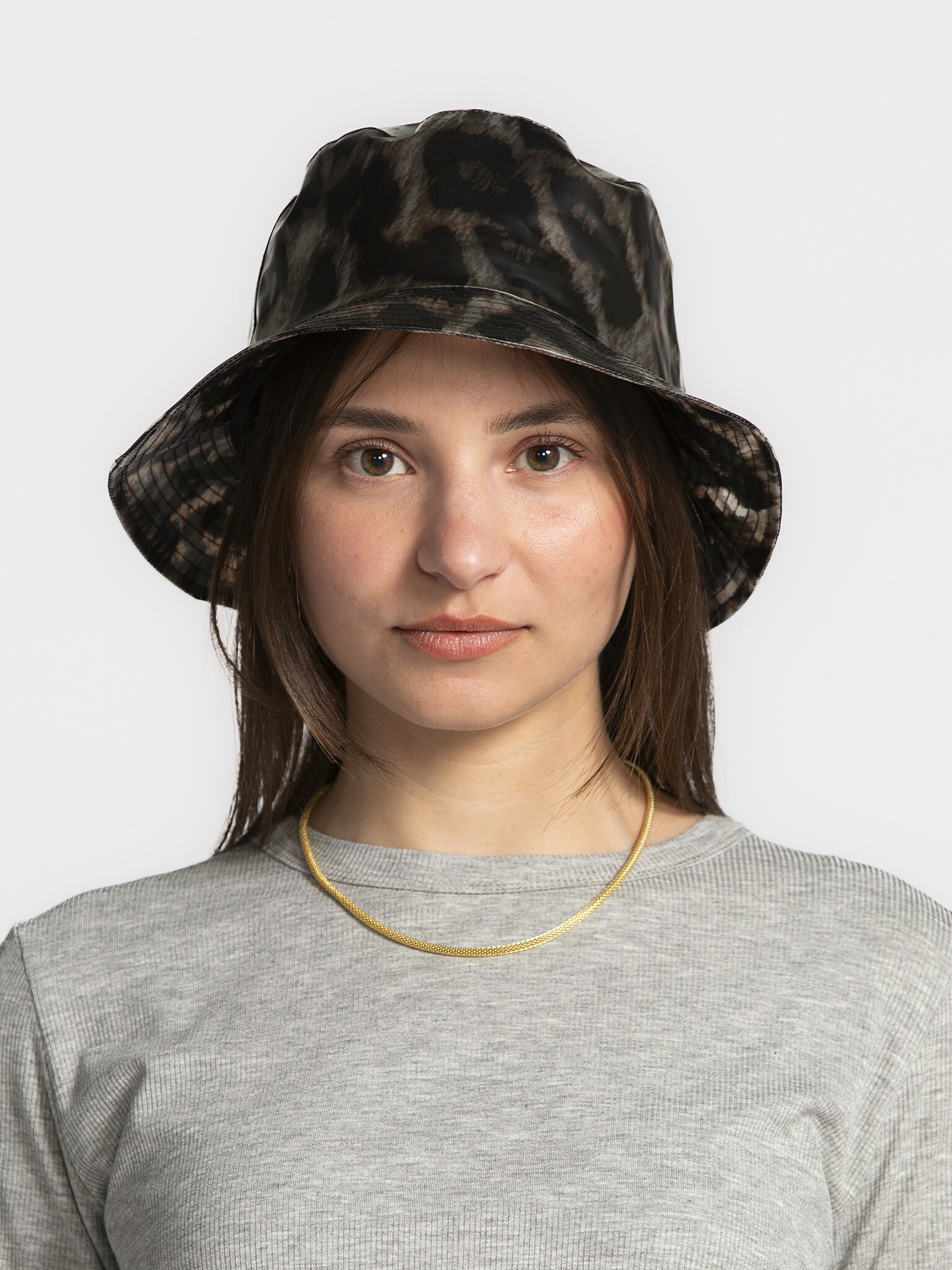 Les Soeurs Bucket Hat Mary-Kate 3. Spot on! Deze bucket hat met luipaardprint beschermt je tegen zowel zon als regen, en ...