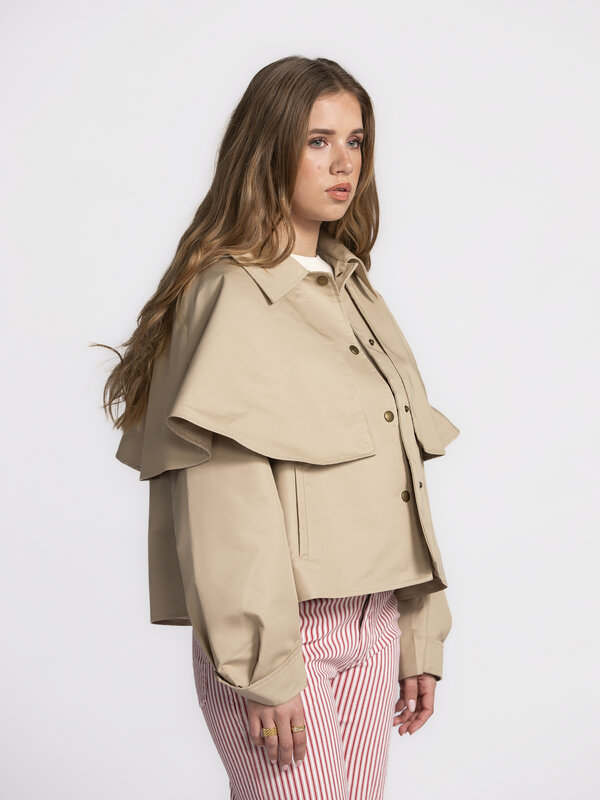Les Soeurs Jacket with cape Jessica 5. Fancy something new without ditching your beloved trench coat? This cape model bri...