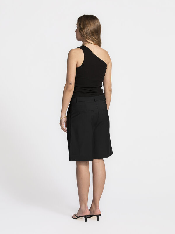 Selected Bermuda Abbi 4. Summer at the office! Meeting on a sunny day? These dressy bermuda shorts offer the airiness you...