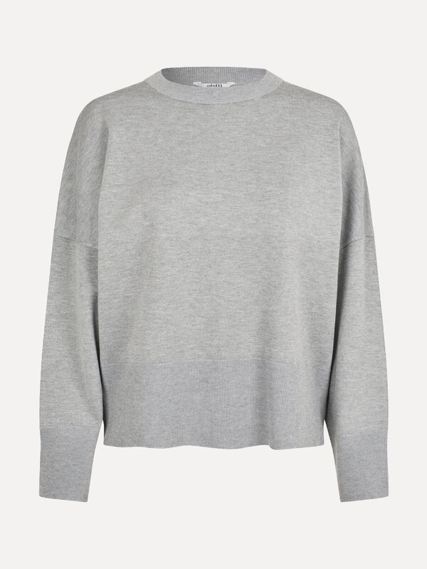 MBYM Knitted sweater Gillian Bravani 2. Grey days, done right. This slightly oversized knit in timeless grey is all about...
