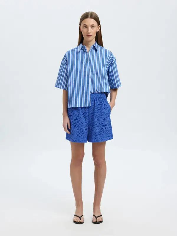 Selected Shorts broderie anglaise Laerke 2. Say hello to your summer crush – this broderie anglaise short is light, elega...