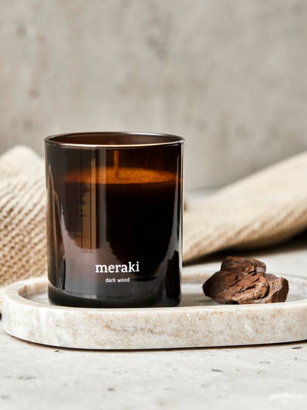 Meraki Bougie Parfumée Dark Wood 3. L'ingrédient secret d'un moment de détente réussi? Cette bougie parfumée! Avec ses no...