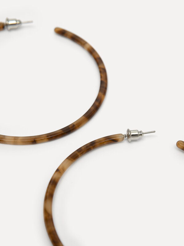 Les Soeurs Earring set Maya 2. The latest take on our beloved Maya hoops - now in rich burl wood. Timeless and elegant wi...