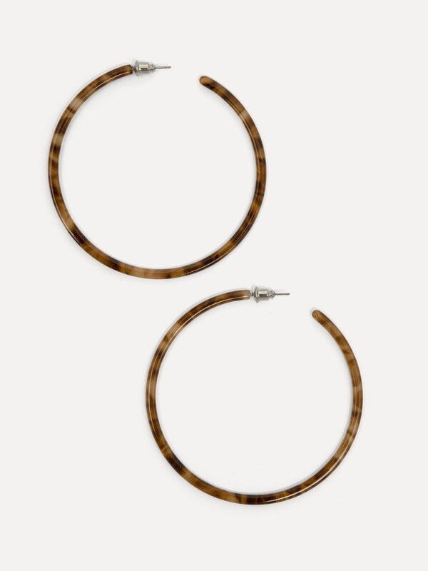 Les Soeurs Oorbellen set Maya 3. De nieuwste versie van onze geliefde Maya hoops - nu met een warm burl wood motief. Tijd...