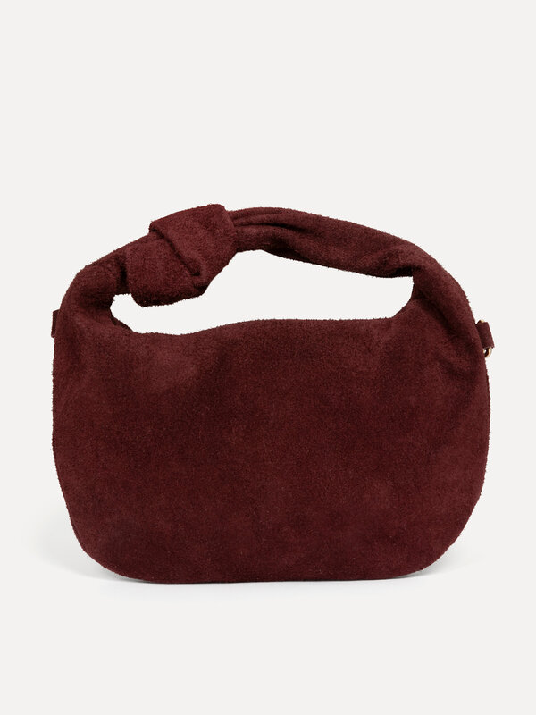 Le Marais Sac à main en daim Olivia 1. Burgundy bag crush! Ce sac en suède bordeaux est un indispensable pour votre colle...