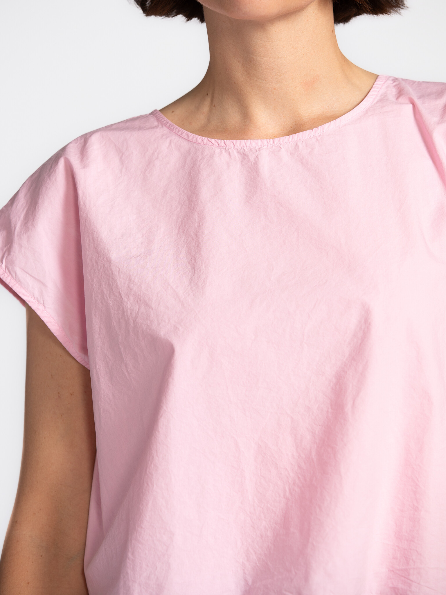American Vintage T-shirt Bailow 4. Le top Bailow ample sera votre essentiel de l'été. Grâce à sa toile légère et épurée, ...