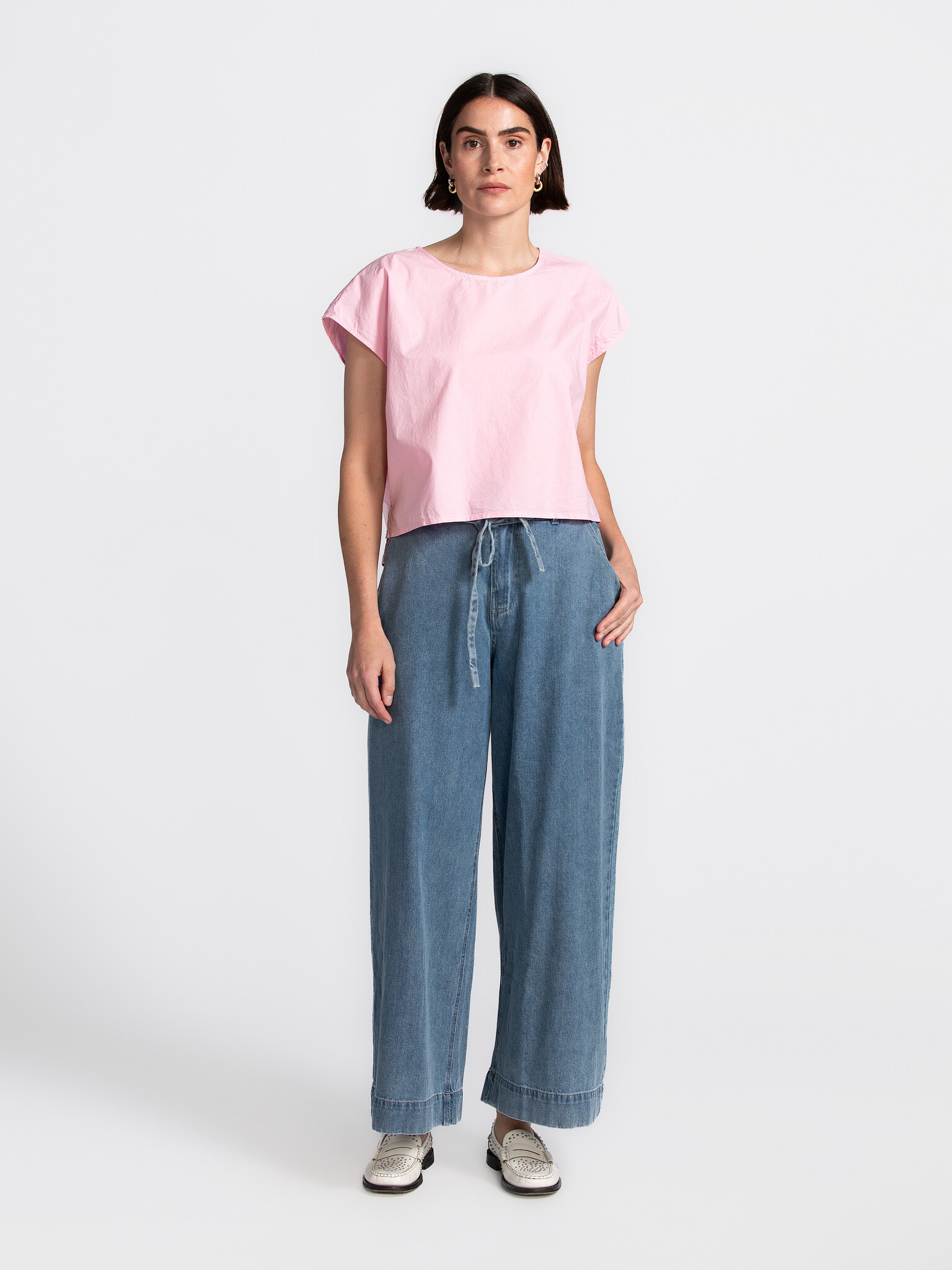 American Vintage T-shirt Bailow 1. Le top Bailow ample sera votre essentiel de l'été. Grâce à sa toile légère et épurée, ...