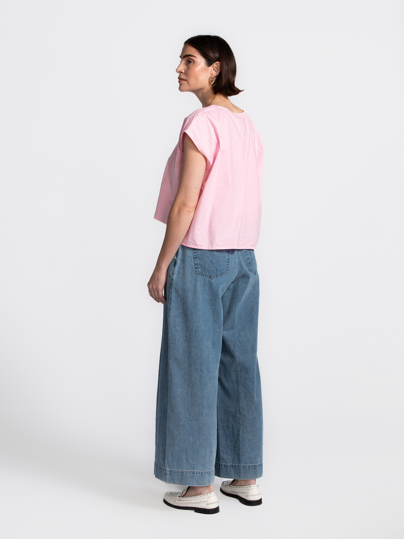 American Vintage T-shirt Bailow 5. Le top Bailow ample sera votre essentiel de l'été. Grâce à sa toile légère et épurée, ...