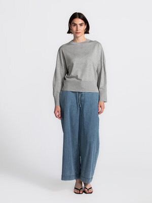 Jean Maya. Easy breezy! Ce jean relax avec un nœud ne vous va pas seulement comme un gant, mais il attire aussi tous les ...