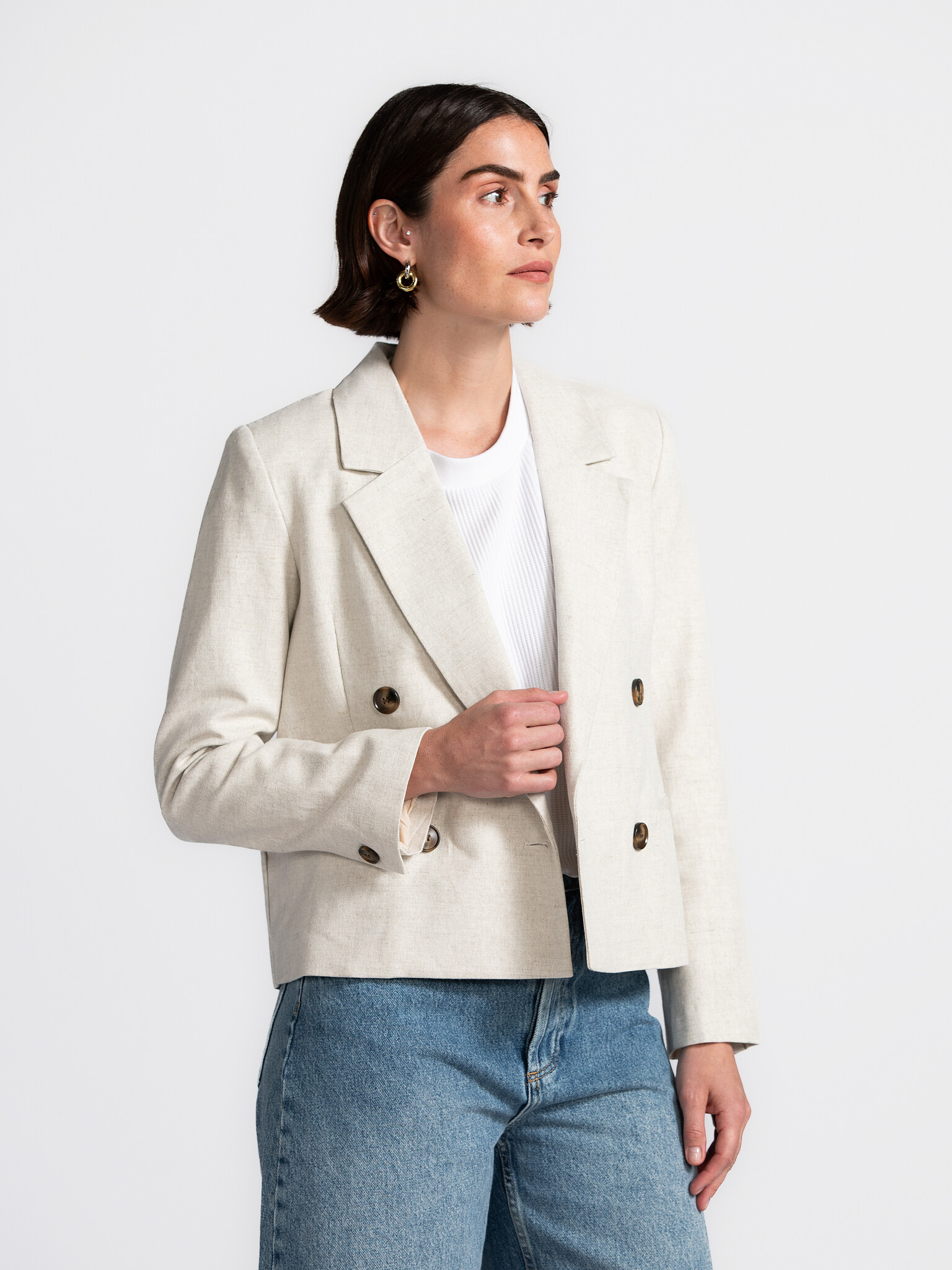 Selected Blazer croisée Venja 5. Cropped but classy – Ce blazer beige court respire l'élégance intemporelle. Portez-le av...