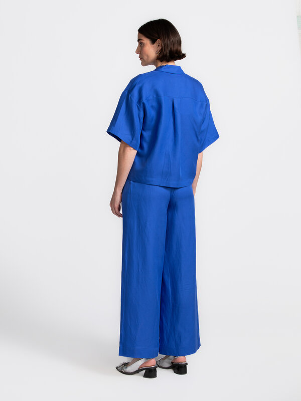 Selected Boxy hemd Lyra 4. True blue - dit zomerse hemd in een luchtige linnenmix is een stijlvolle allrounder. De losse ...