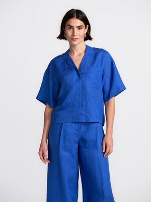 Chemise Lyra. Bleu éclatant – cette chemise légère en lin mélangé est votre alliée de l’été. Avec sa coupe fluide et ses ...