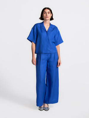 Broek Lyra. Dazzling days ahead – deze luchtige, wijde pantalon in linnenmix is jouw zomerse go-to. De hoge taille flatte...