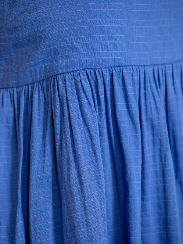 Edited Robe longue Alida 4. Sky blue ! Cette robe maxi bleu clair est votre nouvelle alliée en vacances. Longue, légère e...