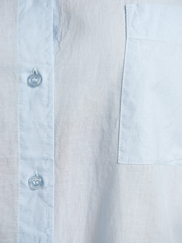 Les Soeurs Shirt Yara 5. The must-have blouse for your capsule wardrobe? This pastel blue one is guaranteed to steal your...