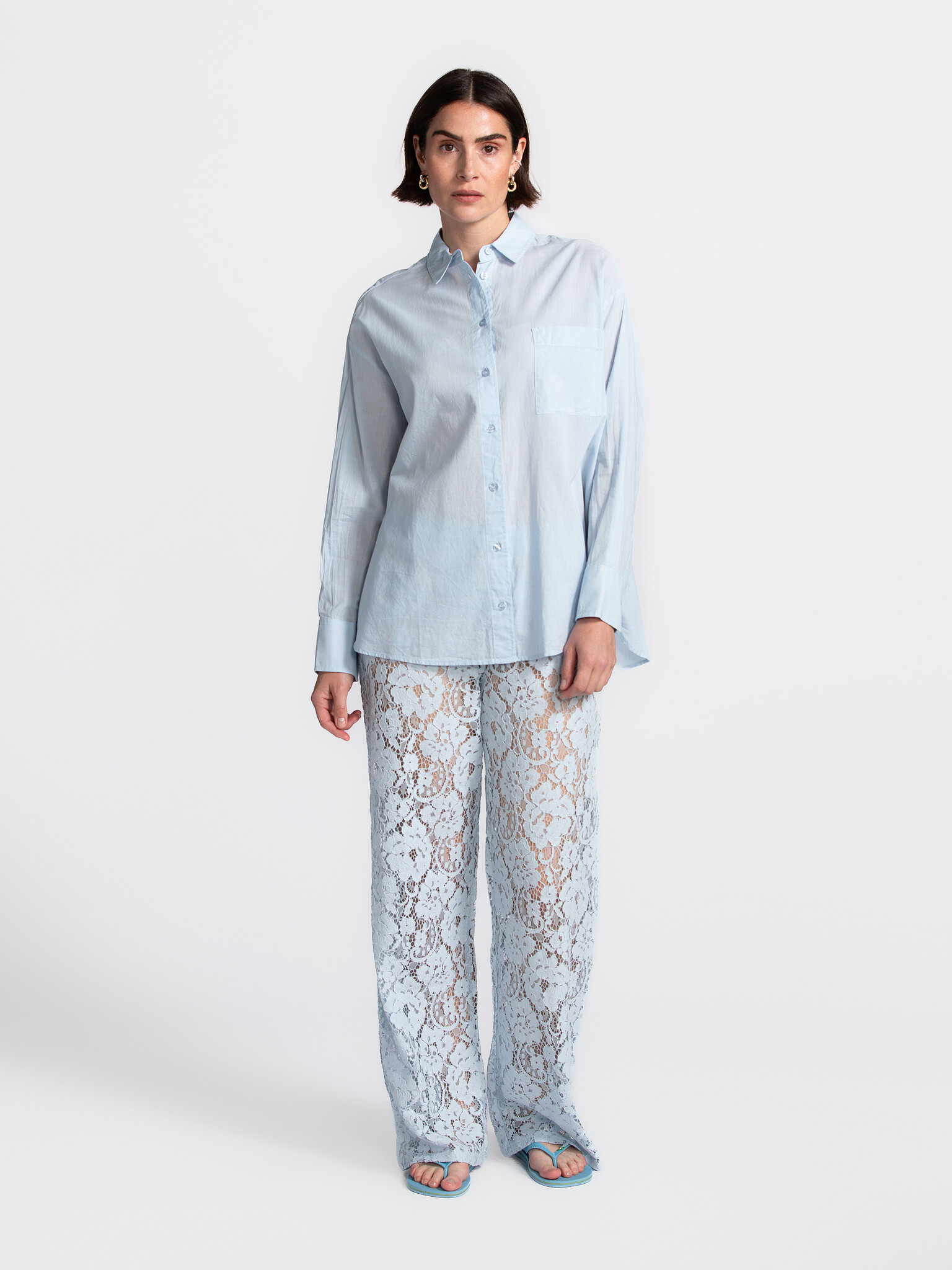Les Soeurs Shirt Yara 3. The must-have blouse for your capsule wardrobe? This pastel blue one is guaranteed to steal your...
