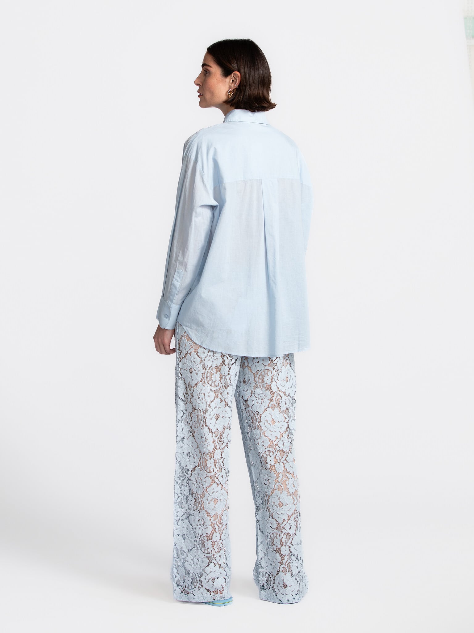 Les Soeurs Pantalon en dentelle Reva 6. Le ciel bleu arrive - et ce pantalon de rêve est le vôtre pour l'occasion. Les dé...