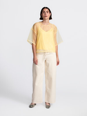 Broek Tenni. Ecru elegance – deze losvallende denim met striklint in de taille is een stijlvolle knipoog naar casual chic...