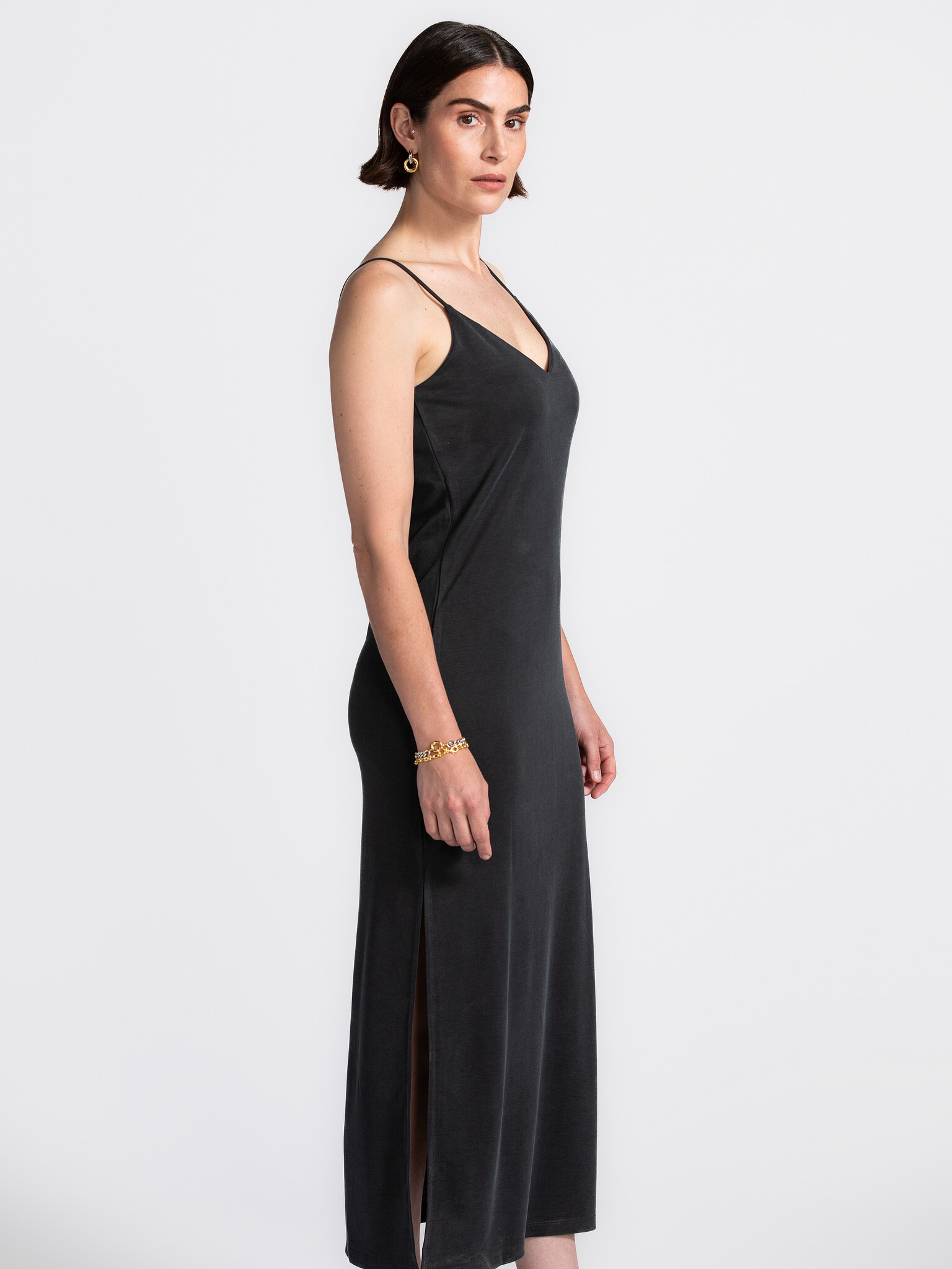 MBYM Maxi-jurk Leslee Bosko 3. Little black summer proof – deze luchtige zwarte maxi-jurk is je stijlvolle bondgenoot op ...