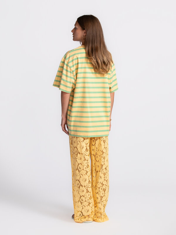 Les Soeurs Gestreept T-Shirt Channing 5. Yes, we found it - het perfecte streepjesshirt voor je collectie! Dit botergele ...