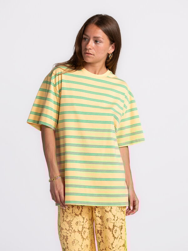 Les Soeurs Gestreept T-Shirt Channing 1. Yes, we found it - het perfecte streepjesshirt voor je collectie! Dit botergele ...
