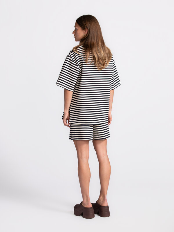 MBYM Striped shorts Jaxi Betsy 5. Stripes on repeat! This navy striped short by MbyM is casual, comfy and cool. Wear it o...