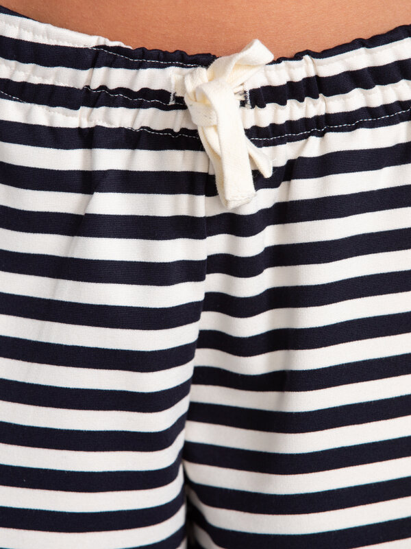 MBYM Striped shorts Jaxi Betsy 3. Stripes on repeat! This navy striped short by MbyM is casual, comfy and cool. Wear it o...