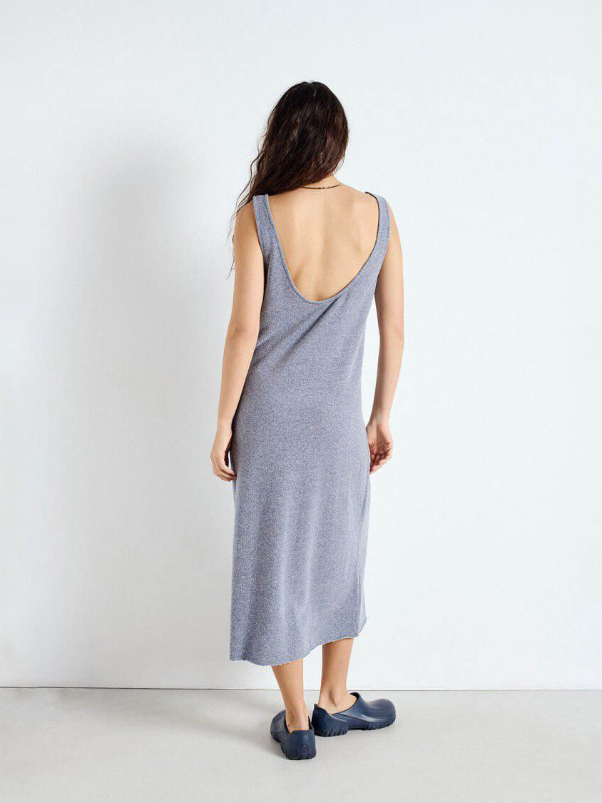 American Vintage Lange jurk Ofybow 4. Perfect soft summer - deze zachte, katoenen jurk met open rug en afgesneden zoom is...