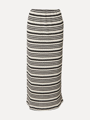 Skirt Xue. Lounge in style - this long knitted skirt in black and white stripes is as comfy as it looks. With a high wais...