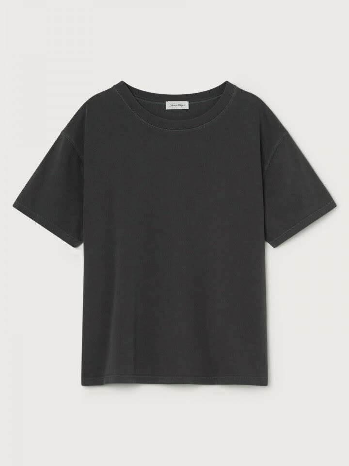 American Vintage T-shirt Fizvalley 2. A cool everyday essential. This flowing vintage black T-shirt is made from 100% cot...