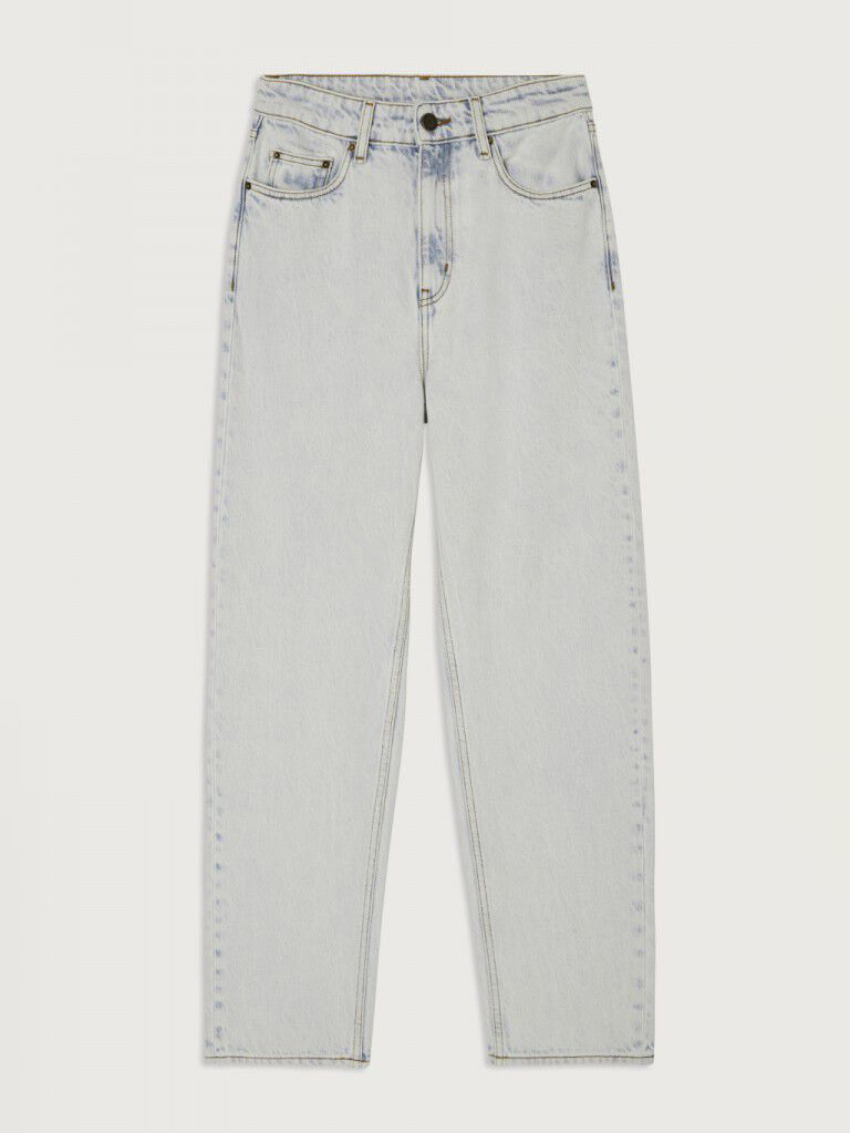 American Vintage Low-rise jeans Joybird 2. Nineties vibe, modern comfort. Deze lichtblauwe jeans zit laag op de heup en v...