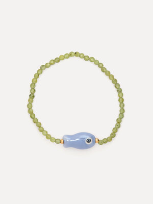 Bracelet Lenni. So-fish-ticated. This charming bracelet with green beads and a bold fish detail brings instant summer vib...