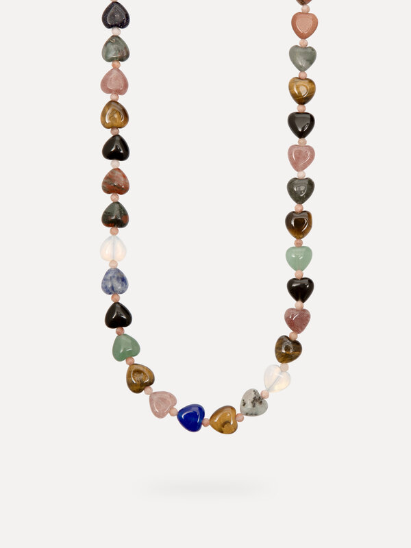 Les Soeurs Collier Amelie coeurs 1. À porter sur le cœur. Ce collier orné de perles en forme de cœur dans des tons chauds...