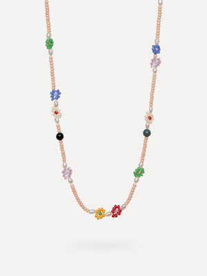 Necklace Alba. A daisy a day keeps the blues away. This delicate pearl necklace with playful flower details is your daily...